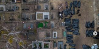 Rodrigo Abd, fotoperiodista en Ucrania: “La gente ha tenido que cavar tumbas en los patios de sus casas”