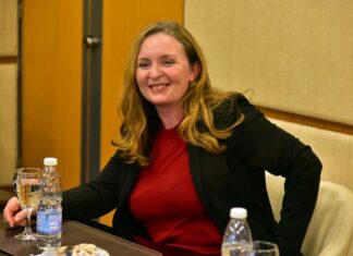Kirsty Hayes, embajadora del Reino Unido en Argentina: “Isabel II ha sido una figura central para millones de personas en todo el mundo”