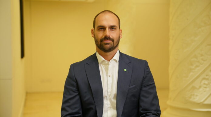 Eduardo Bolsonaro: “En la campaña de Lula están desesperados”