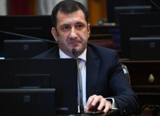 Un senador K propone extender el mandato presidencial