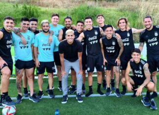 Ernesto Fontanet, uno de los barberos de la Selección Argentina: “Empecé a cortar a los 14 en el pasillo de mi casa”
