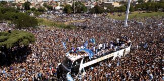 Marcos Novaro: “La política podía ser parte de la fiesta pero se dedicó a otra cosa”