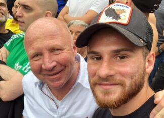 Carlos Mac Allister: “En los 90, Bilardo sacó a los pibes y puso a los grandes, pero Scaloni ahora hizo al revés”