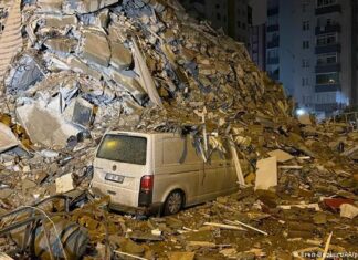 Dos terremotos azotaron el sureste de Turquía y dejaron más de 3.800 muertos