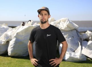 Yago Lange: “Ya hay 100 mil toneladas en la Península Valdés y el fondo marino debe estar destruido”