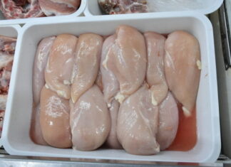 Durante marzo, el precio del kilo de pollo aumentó casi el doble