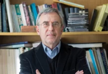 Juan Luis Bour: “Los salarios públicos están algo por arriba de la inflación, el resto está por abajo”
