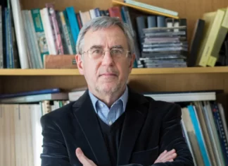 Juan Luis Bour: “Los salarios públicos están algo por arriba de la inflación, el resto está por abajo”