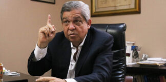 Carlos Julio Emanuel: “En Ecuador optamos dolarizar la moneda por la inflación”