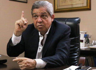 Carlos Julio Emanuel: “En Ecuador optamos dolarizar la moneda por la inflación”