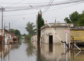 Roberto Magnín, tras las intensas inundaciones en Concordia: “Después de la crecida, queda un río de barro”