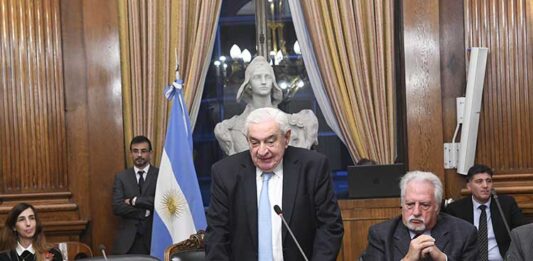 Adelmo Gabbi, presidente de la Bolsa de Comercio de Buenos Aires, respaldó al Gobierno: “La economía se va a llevar por encima la política”