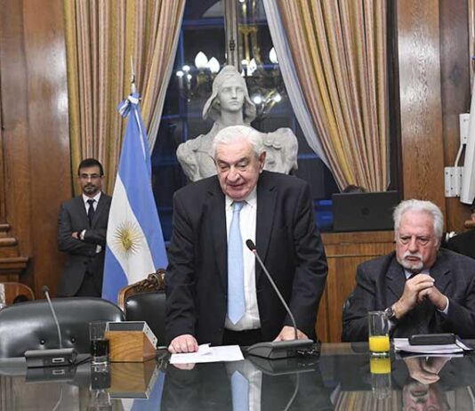 Adelmo Gabbi, presidente de la Bolsa de Comercio de Buenos Aires, respaldó al Gobierno: “La economía se va a llevar por encima la política”