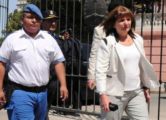 La nueva vida de Luis Chocobar: perdió 43 kilos, renunció a la policía y vende medias en una feria