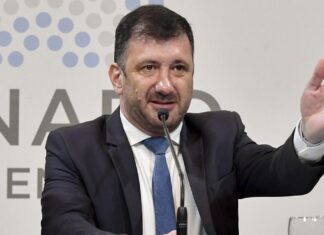 Edgardo Kueider analizó el acuerdo entre Martín Lousteau y Cristina Kirchner: “Cualquiera arregla con cualquiera con tal de agarrar un cargo”