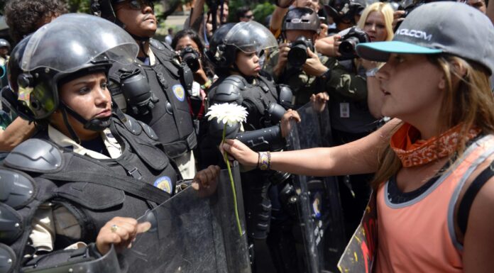 Venezuela: denuncian más de 1.500 arrestos arbitrários luego del fraude electoral