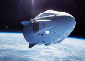 Elon Musk lanzó la primera caminata espacial para turistas