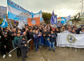 El Secretario General del Sindicato de Conductores Navales: “Ayer estuvimos en la marcha por la privatización encubierta de la Escuela Nacional de Pesca”