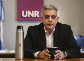Franco Bartolacci: “Cien mil personas colmaron el Monumento a la Bandera en defensa de la educación pública”