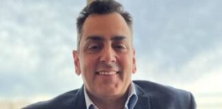 Leonardo Cifelli: “En el Palacio Libertad encontramos el busto de Hebe de Bonafini, el ploteo de la marcha peronista y placas de Néstor Kirchner”