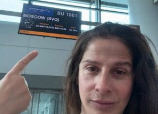 Natasha Niebieskikwiat: “Me retuvieron e intervinieron el teléfono en Moscú”