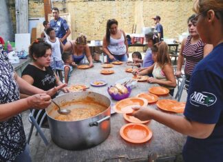 El alarmante informe de la UCA sobre la inseguridad alimentaria: “Los chicos se van con hambre a dormir”