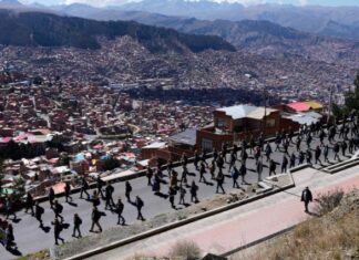 El Gobierno argentino envió ayuda humanitaria a Bolivia en medio de la crisis