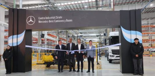 Raúl Barcesat, presidente de Mecedes-Benz: “Es la primera planta automotriz que se abre después de 15 años en el país”