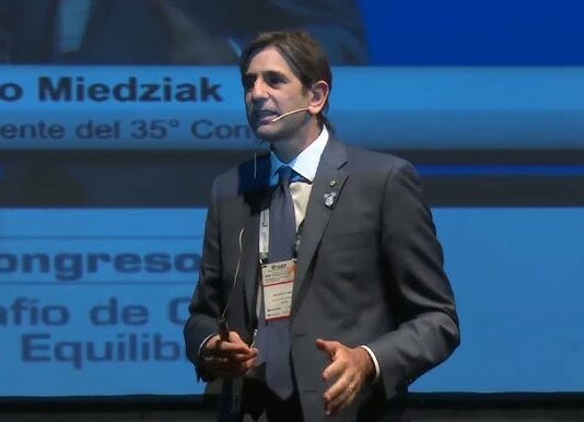 Pablo Miedziak: “Argentina logró restablecer el equilibrio fiscal y hoy tiene una política de déficit cero”