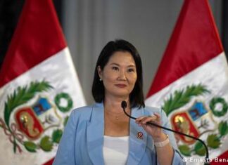 Ramiro Escobar: “El gran problema de Perú es la turbulencia política y la corrupción”
