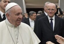 Domenico Giani, escolta personal de tres pontífices: “El Papa más difícil que me tocó proteger fue Francisco”